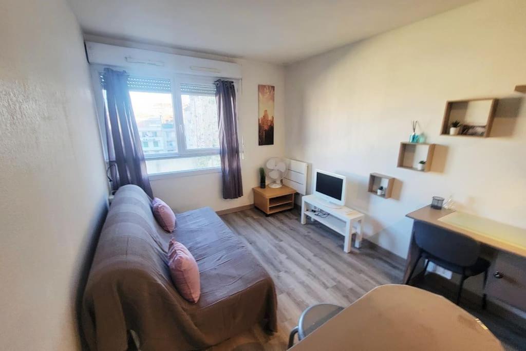 Fully Equipped Apartment St Charles Station Marseille Bagian luar foto