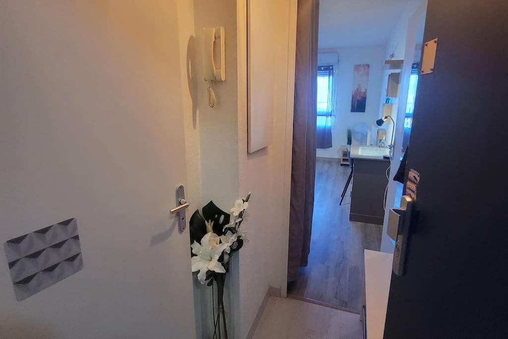 Fully Equipped Apartment St Charles Station Marseille Bagian luar foto