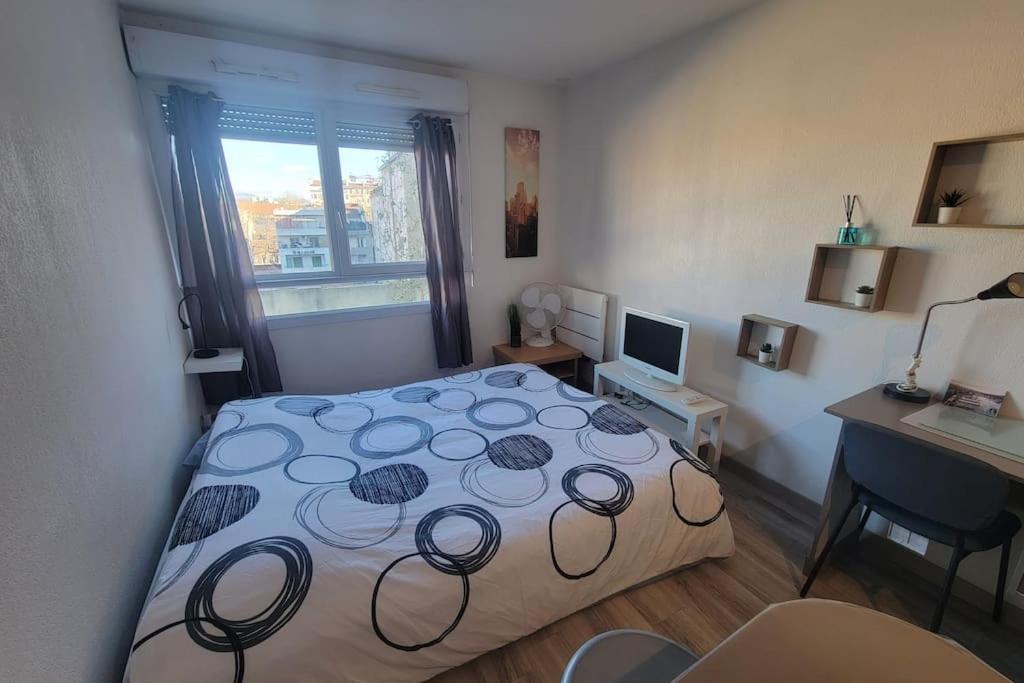 Fully Equipped Apartment St Charles Station Marseille Bagian luar foto